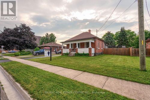 33 Miles St, Milton, ON, L9T1E5 | Card Image