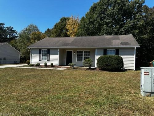 2711 Ingleside Dr, High Point, NC, 27265-2854 | Card Image