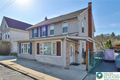 319 Chestnut St, Slatington, PA, 18080-1565 | Card Image