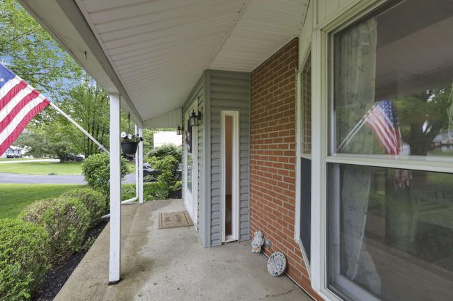 131 Donerail Dr Sw, House other with 4 bedrooms, 3 bathrooms and null parking in Pataskala OH | Image 5
