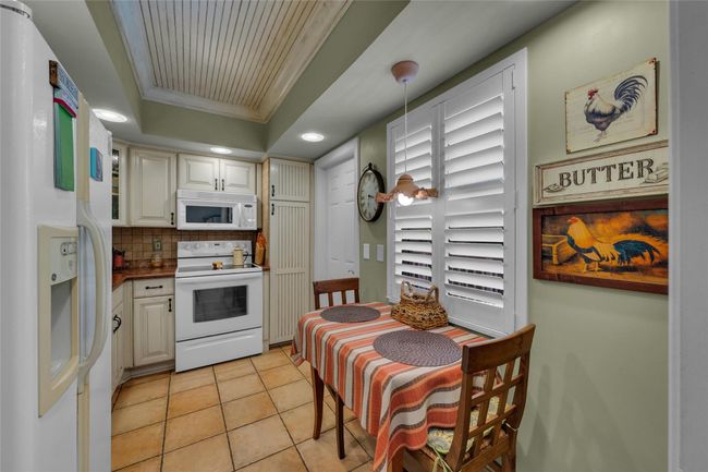 APT-405 - 3050 Ne 48 Th Ct, Condo with 2 bedrooms, 2 bathrooms and null parking in Lighthouse Point FL | Image 18