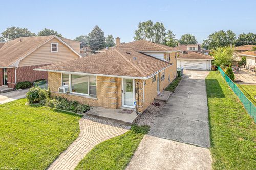 4533 W 99th Pl, Oak Lawn, IL, 60453-3535 | Card Image