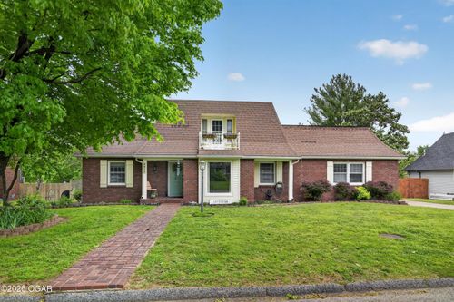 2211 E 10th St, Joplin, MO, 64801-5349 | Card Image