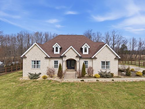 124 Gettysburg Ln, Lafayette, TN, 37083-1056 | Card Image