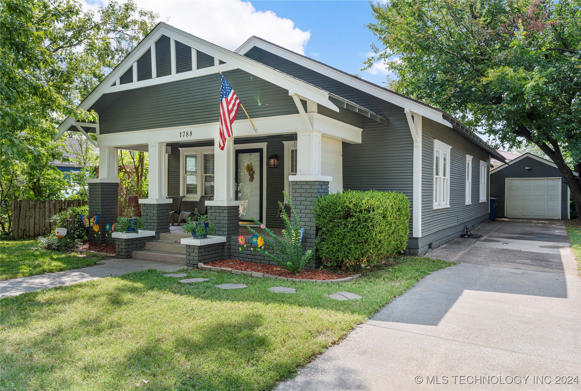 14th Pl, Tulsa, OK 74104