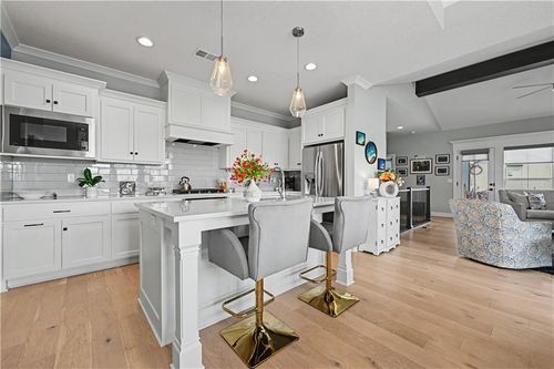 21909 W 82nd Ter, Lenexa, KS, 66220-2505 | Card Image