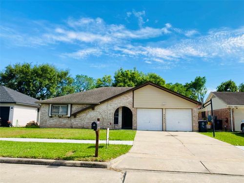 13447 Greenway Dr, Sugar Land, TX, 77498-2315 | Card Image