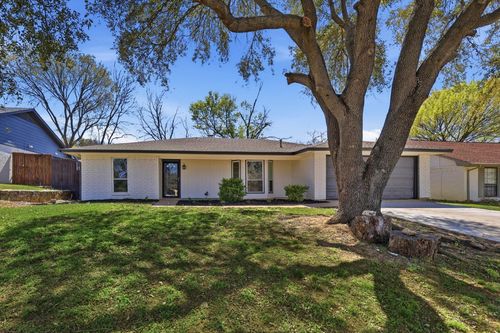 2211 Sierra Dr, Grapevine, TX, 76051-4815 | Card Image