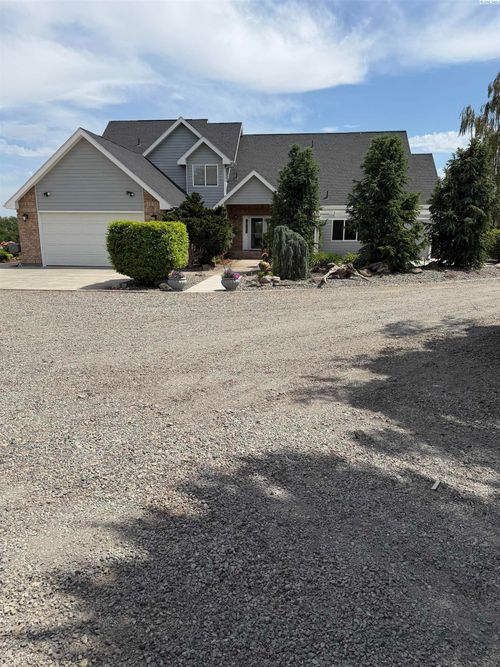 45204 E Shannon Ln, West Richland, WA, 99353-8705 | Card Image