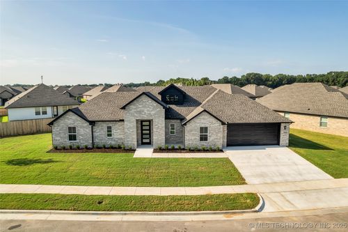 7410 E 155th St S, Bixby, OK, 74008-4669 | Card Image