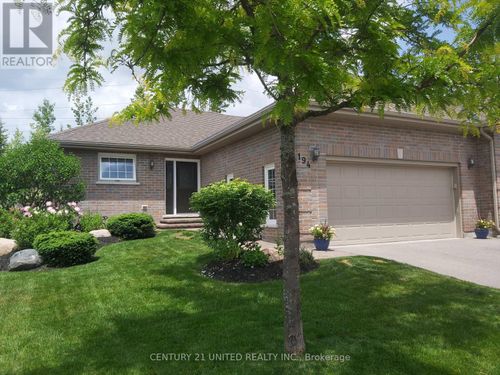 194-301 Carnegie Ave, Peterborough, ON, K9L0G1 | Card Image