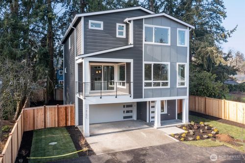 a-17825 Wallingford Ave N, Shoreline, WA, 98133-5137 | Card Image