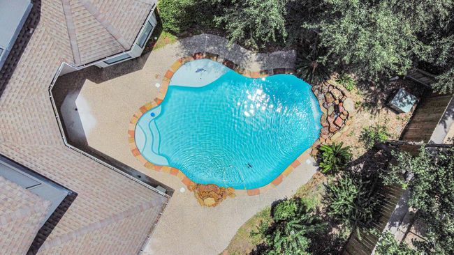 Aerial view of pool | Image 37
