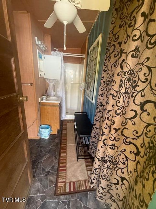 123 Mcmahan Gibbs Rd, House other with 2 bedrooms, 2 bathrooms and null parking in Roan Mountain TN | Image 36