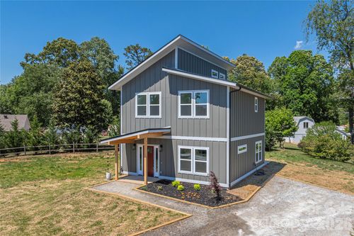 32 Oak Hill Rd, Candler, NC, 28715-9611 | Card Image