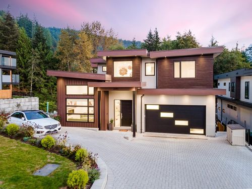 3404 Mamquam Rd, Squamish, BC, V8B0S6 | Card Image