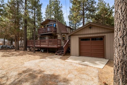 875 D Ln, Big Bear City, CA, 92314-8805 | Card Image