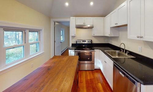 17 Lyndale Ave, Gloucester, MA, 01930 | Card Image