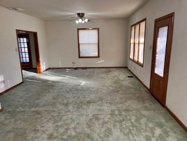 2711 Avenue V, House other with 3 bedrooms, 2 bathrooms and 3 parking in Snyder TX | Image 12