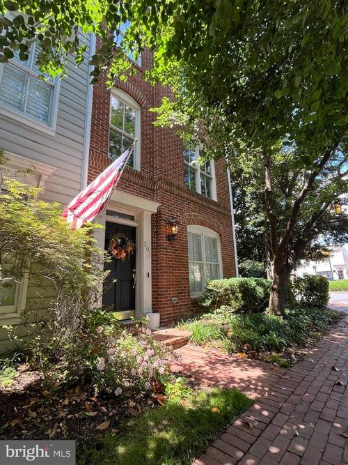 301 S Henry St, ALEXANDRIA, VA, 22314-5900 | Card Image