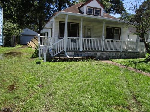 12 Oakcrest St, Portsmouth, VA, 23702-2917 | Card Image