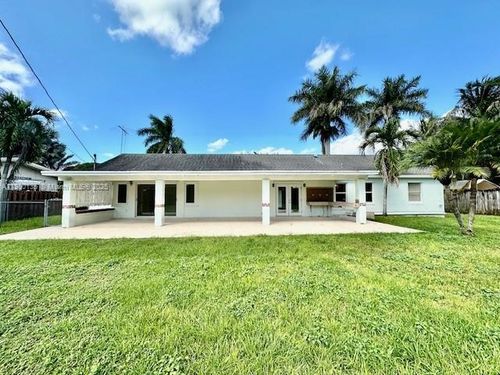 524 Nw 14th St, Homestead, FL, 33030-4248 | Card Image