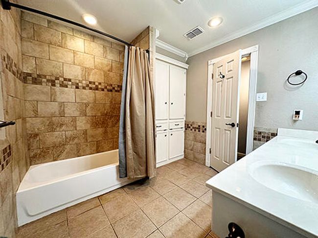 5712 70 Th Pl, House other with 3 bedrooms, 2 bathrooms and null parking in Lubbock TX | Image 32