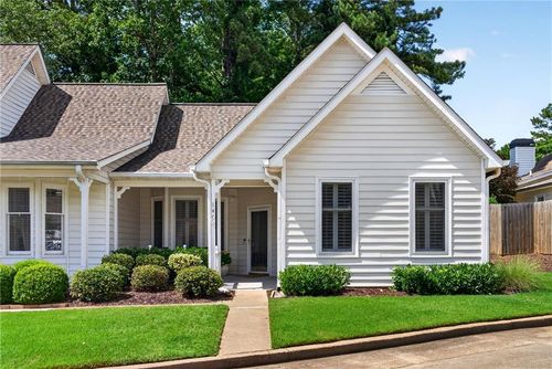 140 Victoria Way, Roswell, GA, 30075-2951 | Card Image