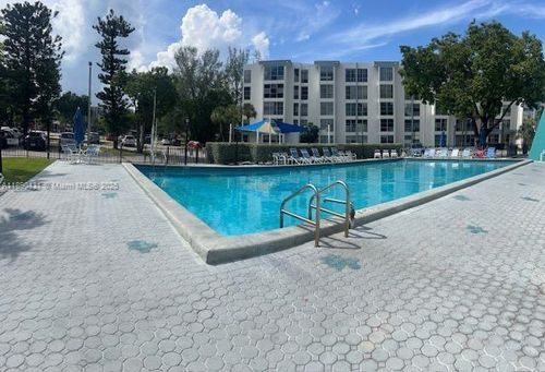 apt-203-17560 Atlantic Blvd, Sunny Isles Beach, FL, 33160-2833 | Card Image