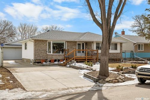 132 Mcnab Cres, Regina, SK, S4S4B2 | Card Image