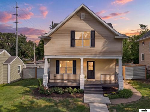 5610 Walker Ave, Lincoln, NE, 68507-2368 | Card Image