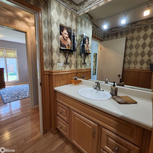 213 E Baker St, Home with 4 bedrooms, 2 bathrooms and 2 parking in Avoca IA | Image 29