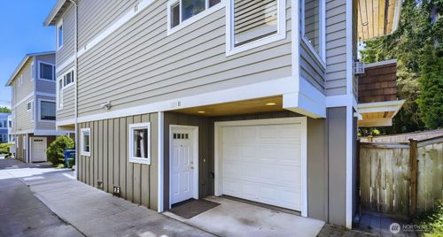 b-9519 8th Ave Nw, Seattle, WA, 98117-2204 | Card Image