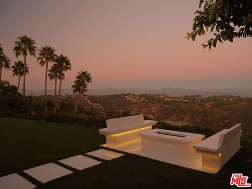 2262 Stradella Rd, LOS ANGELES, CA, 90077-3307 | Card Image