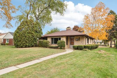 5660 N Paradise Lane, House other with 2 bedrooms, 2 bathrooms and null parking in GLENDALE WI | Image 3