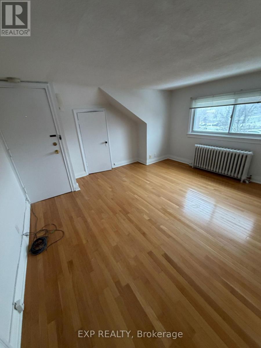 Residential Lease in Toronto (Junction Area) 5