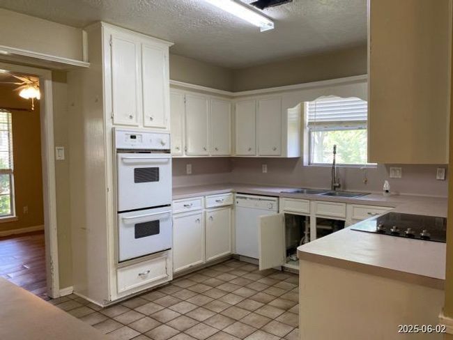 5603 Mossy Timbers Dr, House other with 4 bedrooms, 3 bathrooms and 2 parking in Humble TX | Image 4