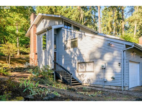 2819 Greentree Way, Eugene, OR, 97405-6230 | Card Image