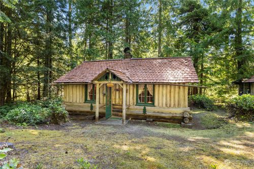 9 The Dalles, Greenwater, WA, 98022 | Card Image