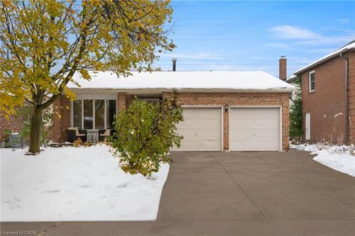 50 Old Forest Cres, Kitchener, ON, N2N2A3 | Card Image