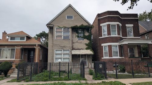 8318 S Manistee Ave, Chicago, IL, 60617-2018 | Card Image