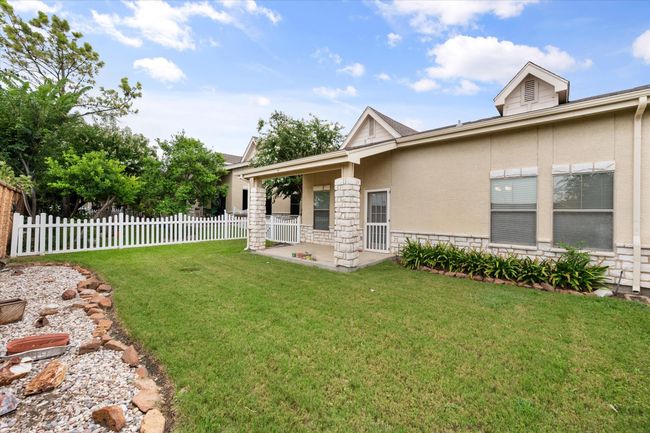 867 Kitty Hawk Ln, House other with 2 bedrooms, 2 bathrooms and null parking in Grand Prairie TX | Image 6