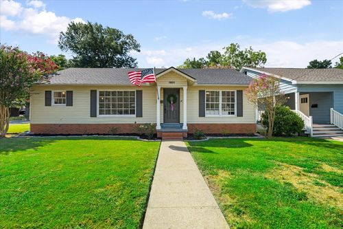 1801 Woodlawn Ave, Corsicana, TX, 75110-3429 | Card Image
