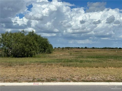 9276 Oak Meadow Dr, Edcouch, TX, 78538-1735 | Card Image