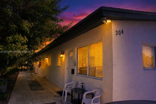 6-304 Se 9th Ct, Hallandale Beach, FL, 33009-7151 | Card Image