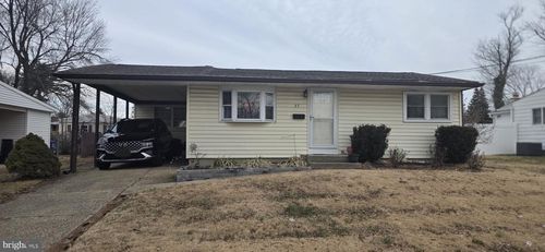 27 Indian Queen Ln, MAPLE SHADE, NJ, 08052-2219 | Card Image