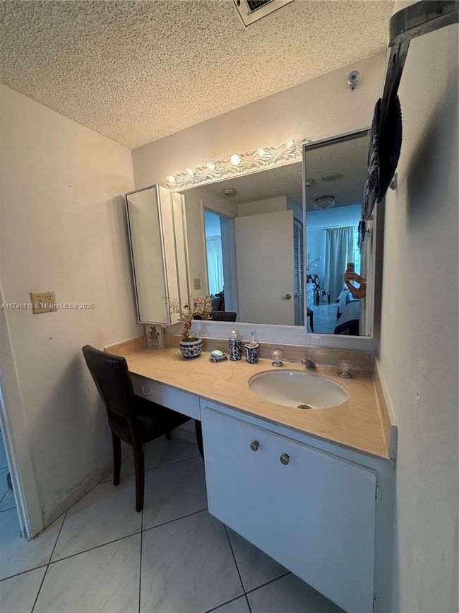 APT-628 - 500 Bayview Dr, Condo with 1 bedrooms, 2 bathrooms and null parking in Sunny Isles Beach FL | Image 15