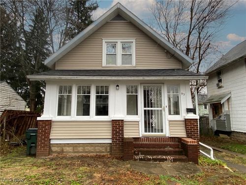 93 22nd St Nw, Barberton, OH, 44203-6948 | Card Image