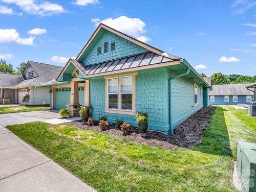 51 Barn Owl Way, Hendersonville, NC, 28792-7414 | Card Image