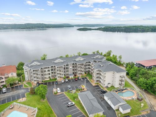 6-680 Emerald Pointe Dr, Hollister, MO, 65672-4847 | Card Image